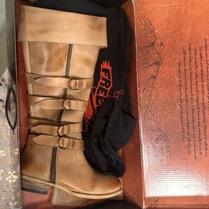 NWT Freebird  Risky leather boots